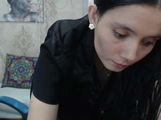 hallie-mils webcam