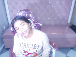  isabella-b chat room