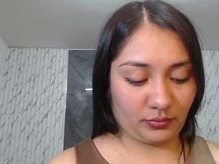 ivony18-b's CamSoda show and profile