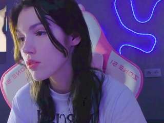 sophieskyangel's CamSoda show and profile