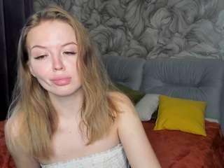 laurenhil's CamSoda show and profile