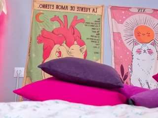 liridill's CamSoda show and profile