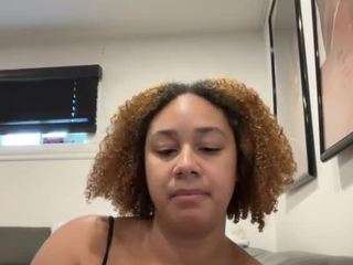  lolaskyyjuicy chat room