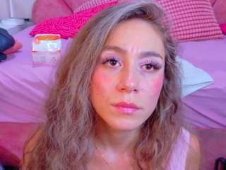 myapril's CamSoda show and profile