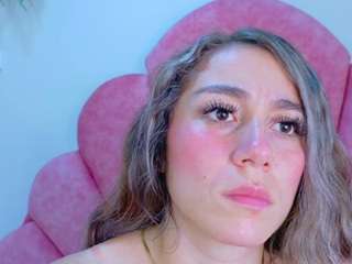 myapril's CamSoda show and profile