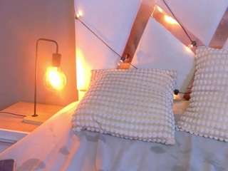 myapril live cam profile