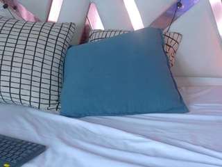 MyApril live webcam show