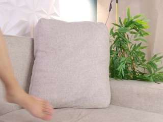 playful-pixiee webcam model