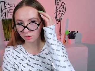 laura-sween webcam