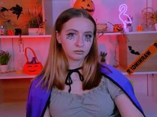 laura-sween webcam model