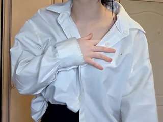 lilarobidoux's CamSoda show and profile