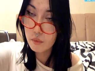 lilarobidoux's CamSoda show and profile