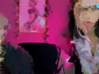  samanta-tay chat room