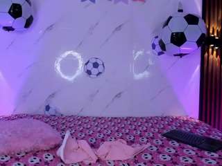 le modèle sophiejoy est en webcam porno dans un show sur le site camsoda, il possède les tags suivants: ahegao,sexy,lovense,lush,massage,naked,no drinking,oil,pov,pussy,red hair,shaved pussy,handjob,skinny,squirter,strip,tease,teen 18,toys,twerk