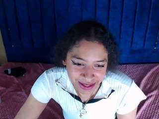 tinystar15 from CamSoda is Freechat