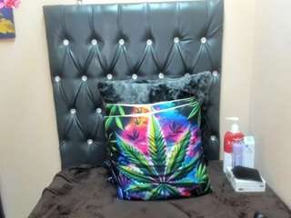 Live cam show with Toxicfantasy4u