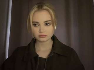 antoinetteelhassan Drinking live webcam