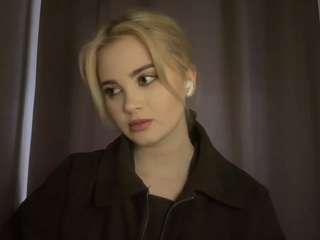 antoinetteelhassan Strip live webcam