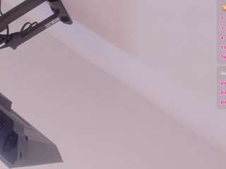 emily-kovac webcam model