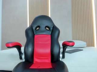 emily-kovac Live Webcam on CamSoda