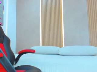 emily-kovac Live Webcam on CamSoda