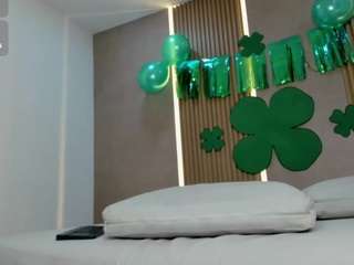 emily-kovac live cam profile