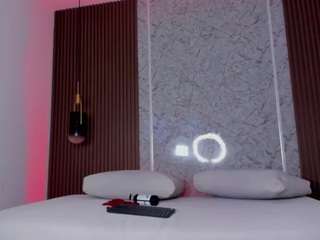 emily-kovac live profile