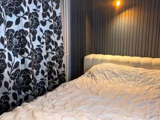  dortheamillet chat room