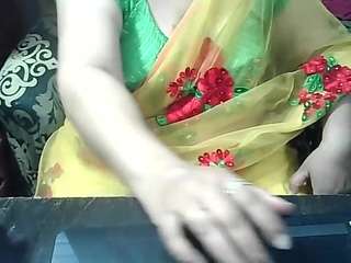 indianbhabimilf40's CamSoda show and profile