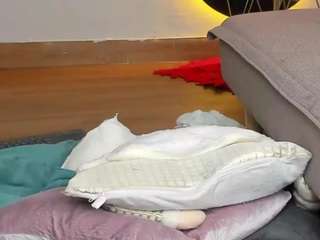 yiseth-02's CamSoda show and profile