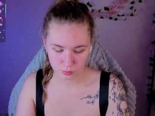 elsiee-cuttiess's CamSoda show and profile