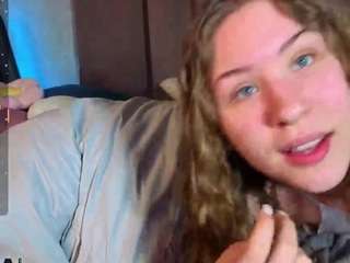 elsiee-cuttiess Live Webcam on CamSoda