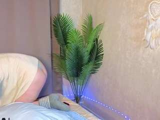 elsiee-cuttiess Live Webcam on CamSoda