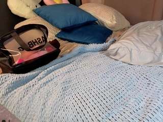 elsiee-cuttiess Live Webcam on CamSoda