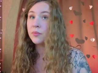 elsiee-cuttiess Live Webcam on CamSoda