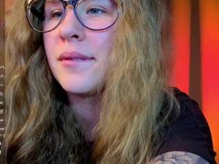 elsiee-cuttiess's CamSoda show and profile