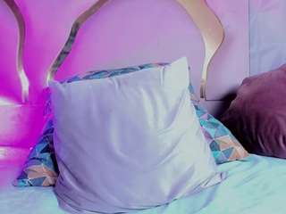 scarlettsex69's CamSoda show and profile