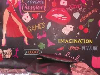 hatsajones's CamSoda show and profile