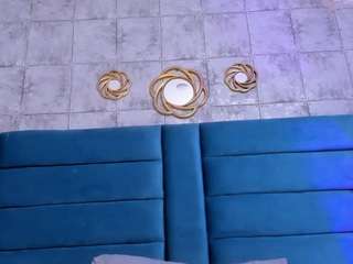 mia233-os Live Webcam on CamSoda