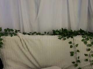 pinkiedugre's CamSoda show and profile