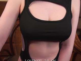 pinkiedugre's CamSoda show and profile