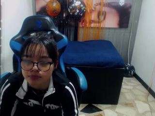  dayo-evans chat room