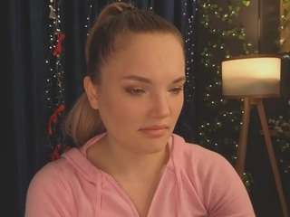 juleehamra's CamSoda show and profile