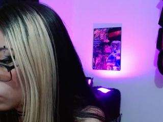  kittymiauu444 chat room