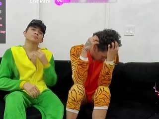 straww-boyss chat room