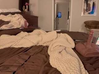 ZULEYKA SANTIAGO live cam