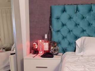 isabellaarosse Live Webcam on CamSoda