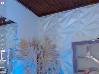 Live webcam model maadiisson021 on Soda Cams