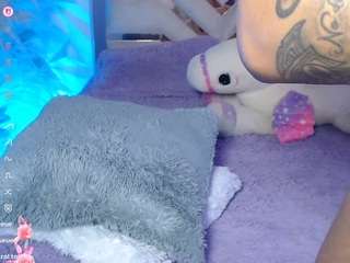 maadiisson021's CamSoda show and profile