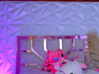 Este modelo está en vivo ahora. maadiisson021